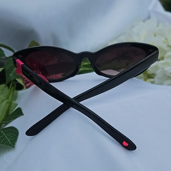 NWT BLACK BETSEY JOHNSON CAT EYE SUNGLASSES - Picture 4 of 4